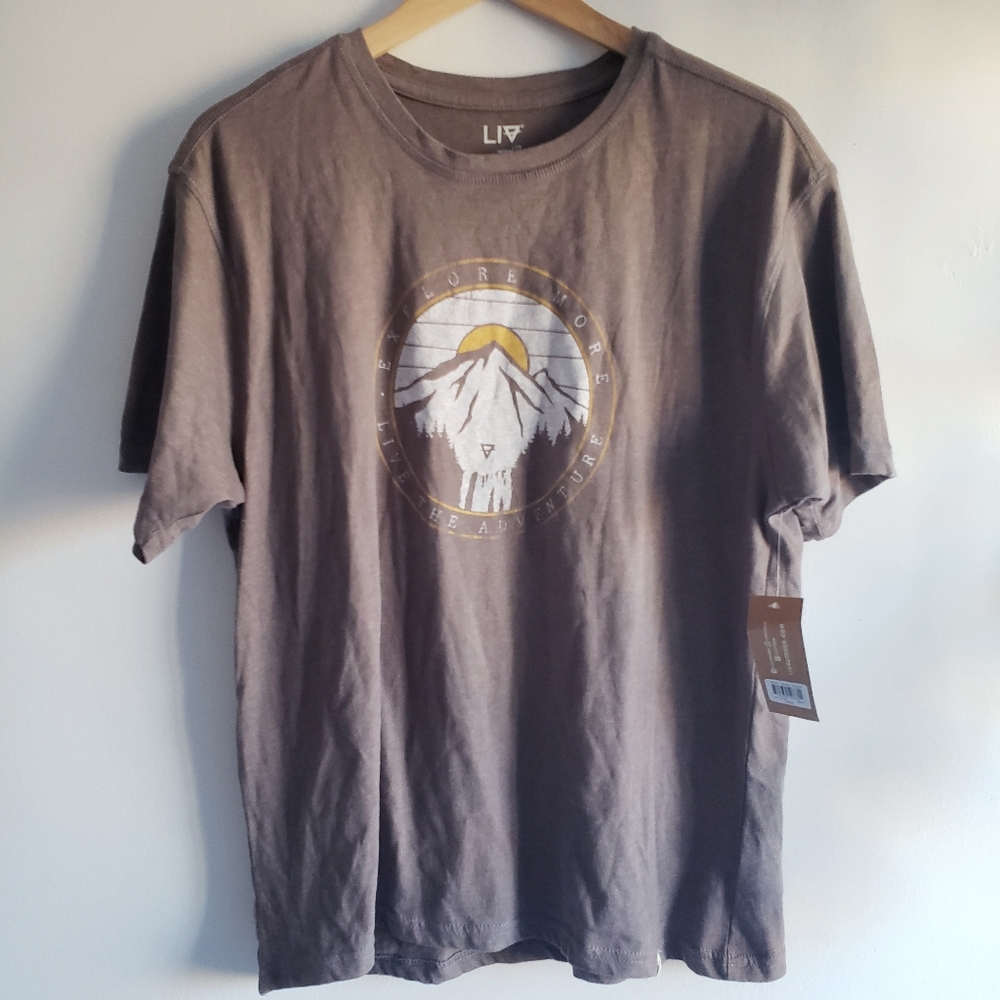 LIV Life Integrity Earth Live the adventure explore more mountain t-shirt  Large